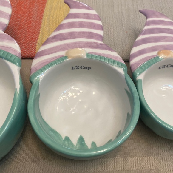 10 Strawberry Street Set Of 4 Stackable Gnome Measuring Cups - Picture 4 of 9